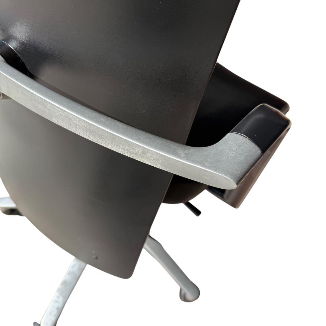 HR703 Fritz Hansen Flowフリッツハンセン　レザーチェア