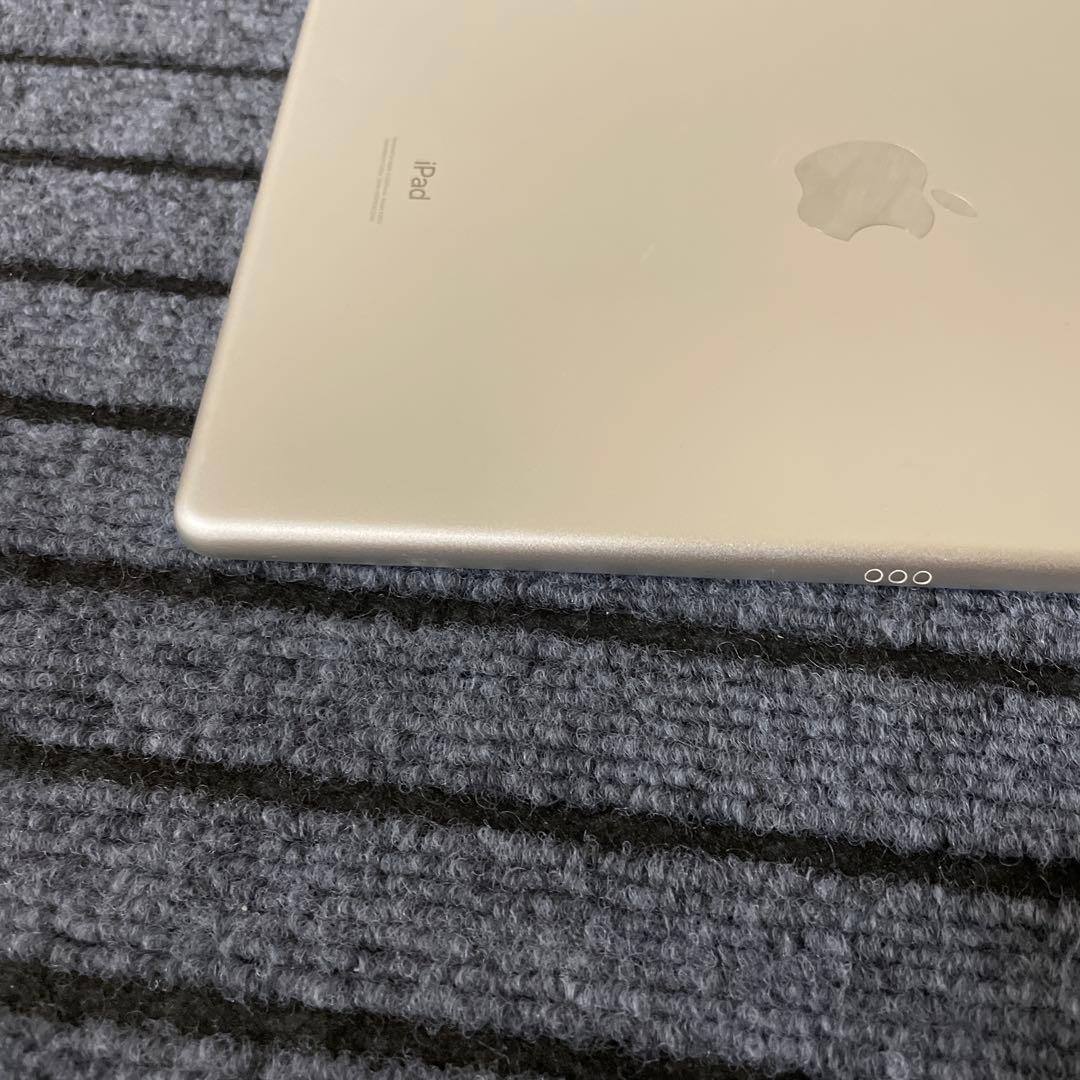 94 iPad 8世代 32GB SIMフリー シルバー