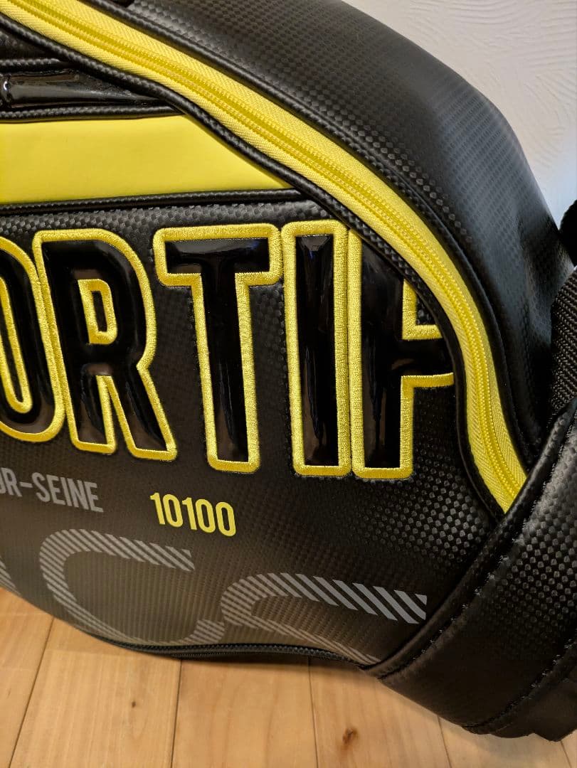 ルコック キャディバッグ【綺麗】9.0型 3.1kg 後期 右向ロゴ値下げ‼️