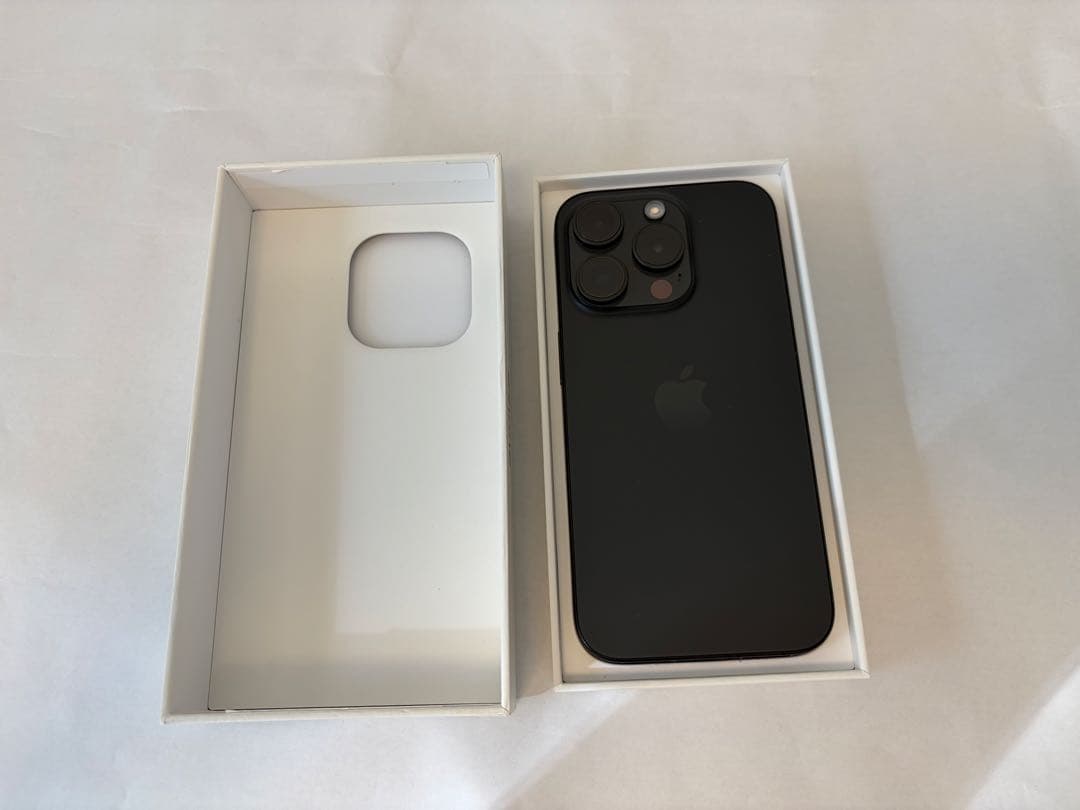 iPhone 15 Pro 512GB ブラックチタニウム 美品 フィルム付