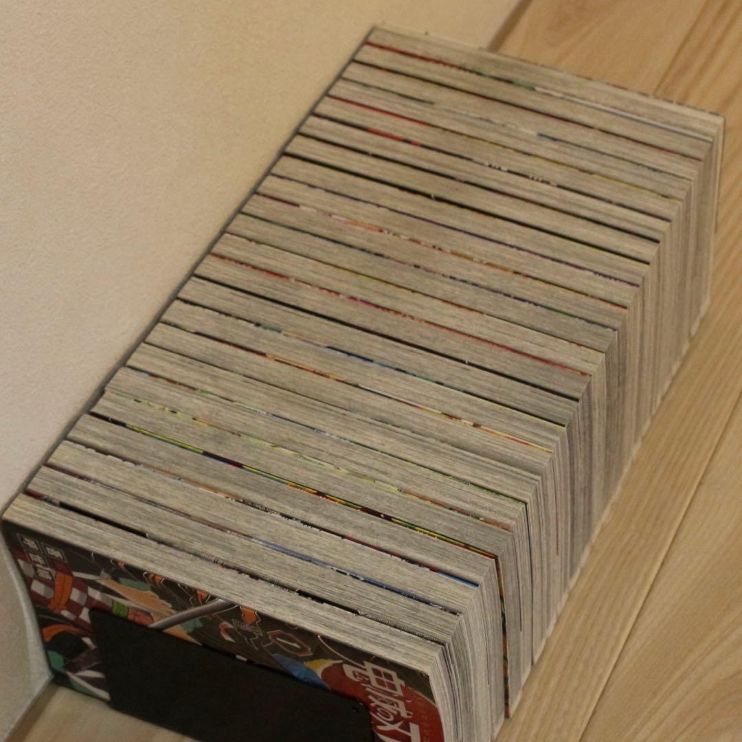 【レア】鬼滅の刃 全巻セット＋缶バッジ＋映画特典＋初版特典付き