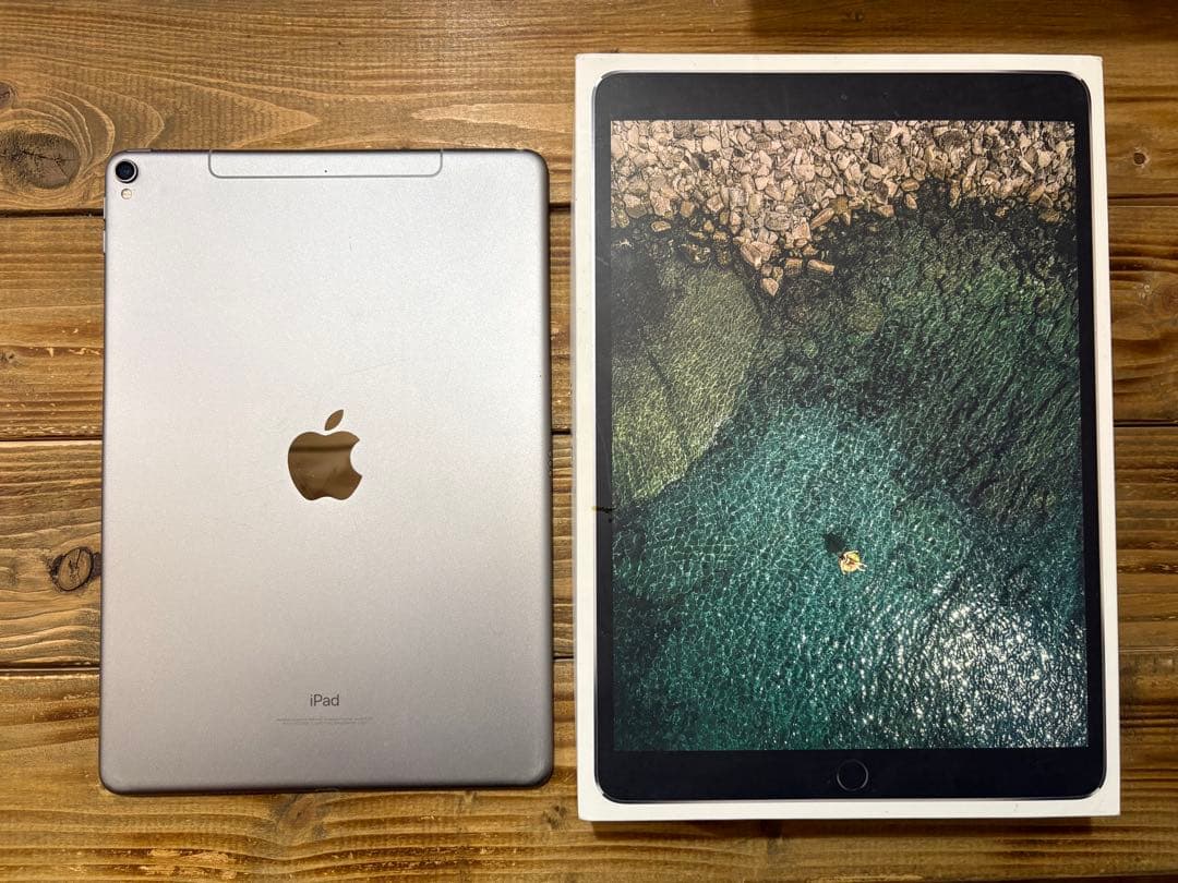 iPad pro 10.5 セルラーモデル、キーボード、充電スタンド等セット