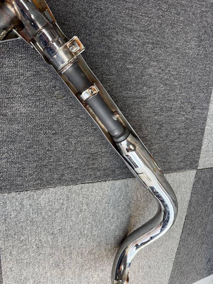 ドラッグスター400 4TR取り外し　純正マフラー