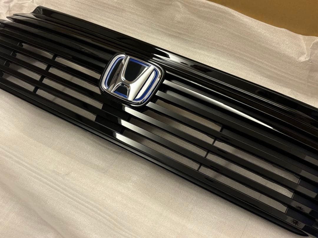 【未使用品】Honda VEZEL e:HEV ブラック フロントグリル