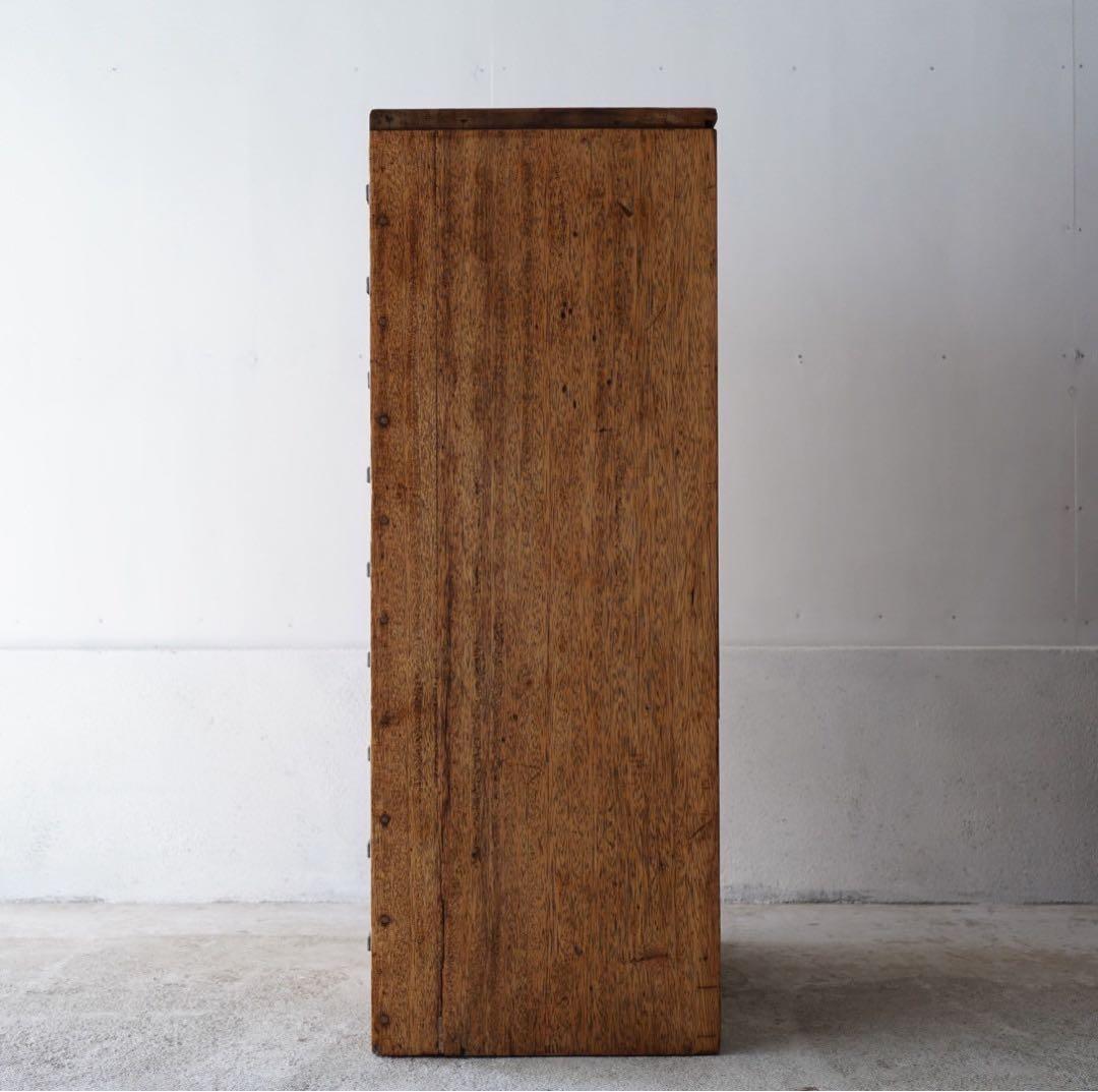 18杯の引き出し　チェスト