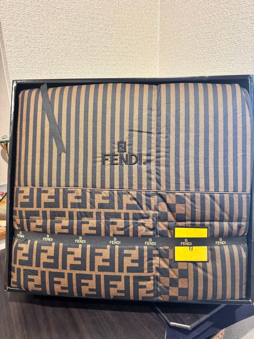 (16) FENDI 羽毛肌掛ふとん　 羽毛肌掛けふとん　 ダウンケット 新品