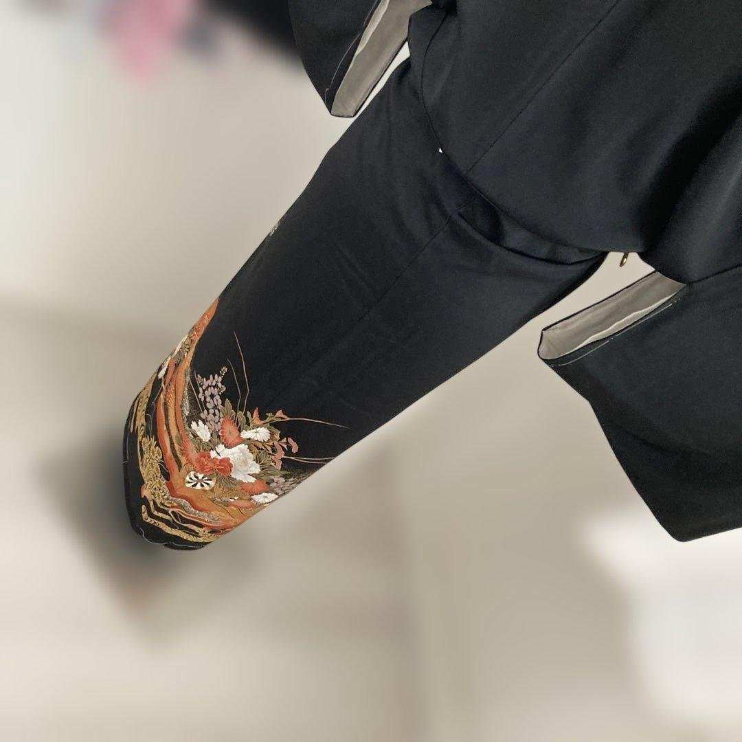 新品　豪華黒留袖フルセットお探しの方に　袋帯　付き　駒刺繍　流水花車文　金銀彩