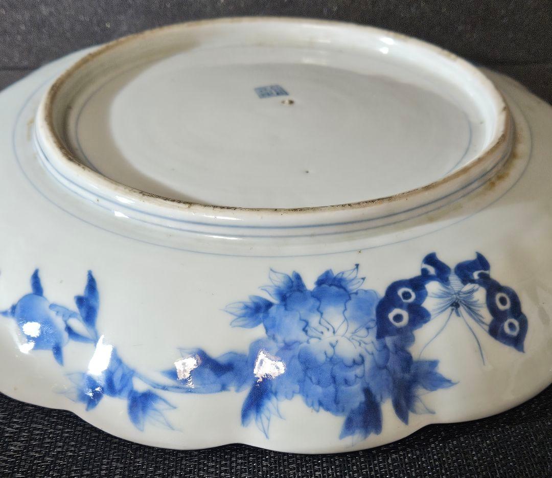 【上作品❗】江戸時代後期　古伊万里　染付　菖蒲に11蝶々図　輪花33.3cm大皿