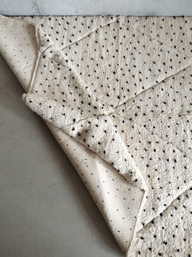 新品/人気/アイボリーベース黒ドット平織りダイヤ柄ベニワレン　No.572