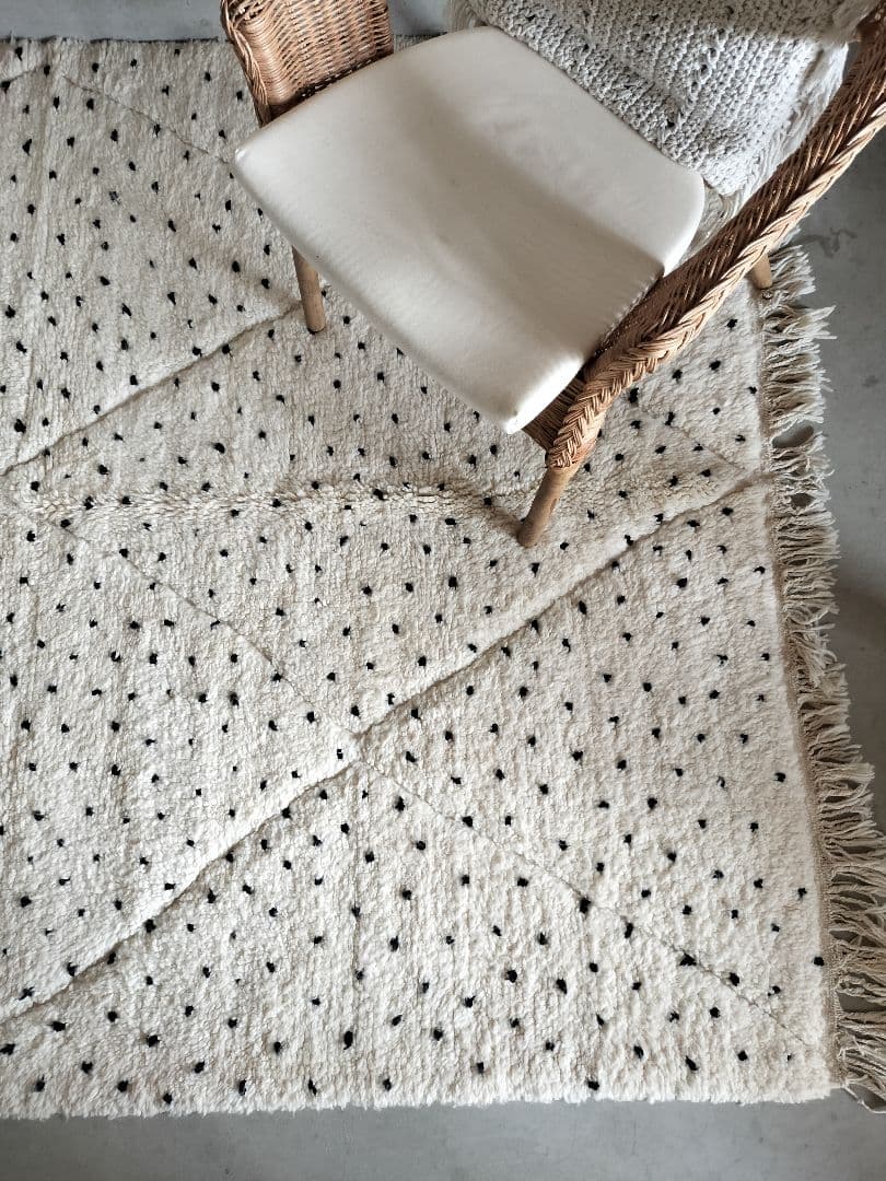 新品/人気/アイボリーベース黒ドット平織りダイヤ柄ベニワレン　No.572