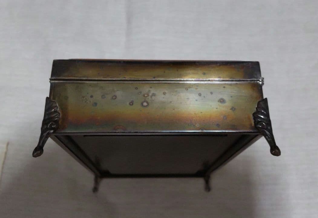 SILVER 銀製 煙草入 新品 宝石箱　正広刻　三越製　菊　草花図