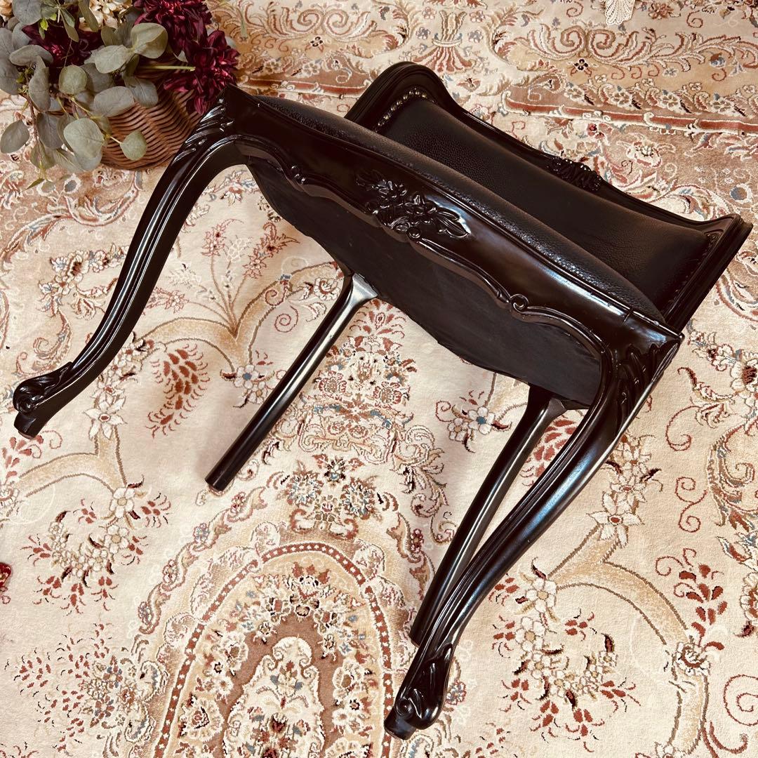 猫脚　アンティークチェア　鋲打ち　黒　インテリア椅子　ドールチェア