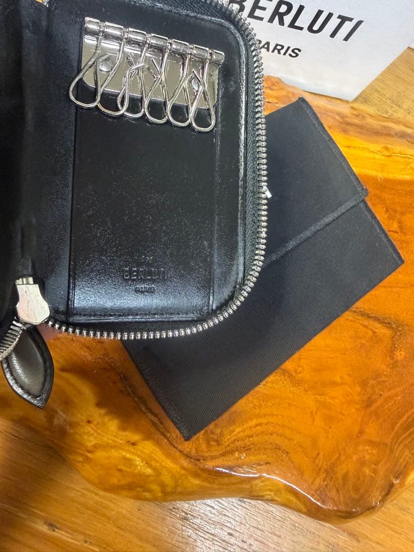 BERLUTI ベルルッティ コト スクリットレザー ジップ 6連キーケース