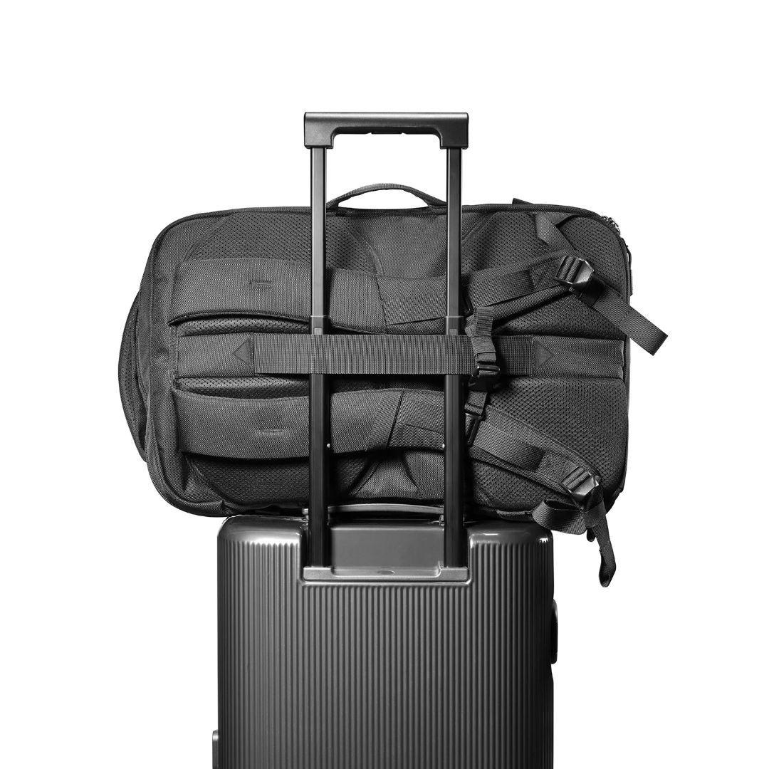 《新品》tomtoc 旅行リュック　40L 大容量　PC収納　黒