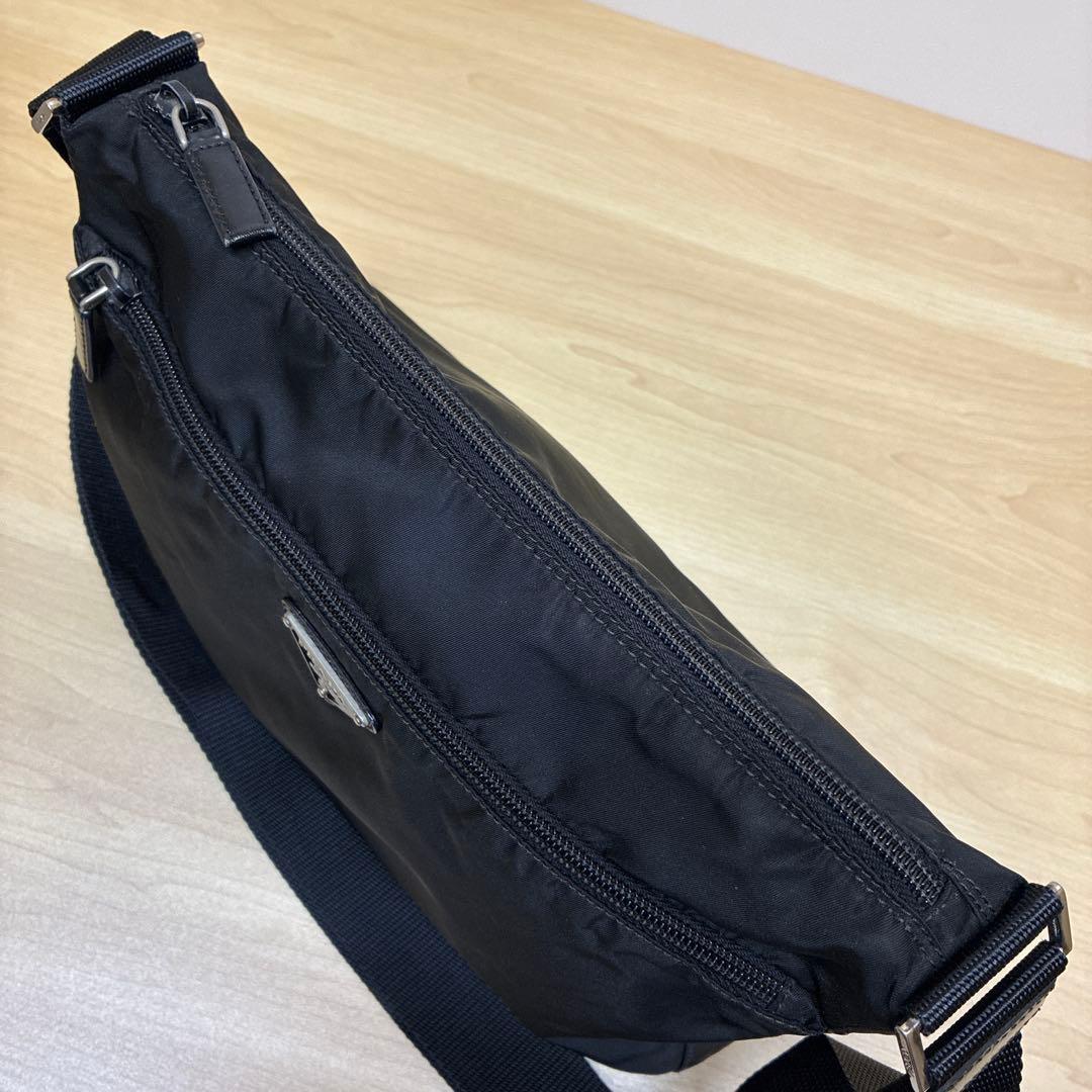 PRADA プラダ　ショルダーバッグ　ナイロン　ブラック　BT0421