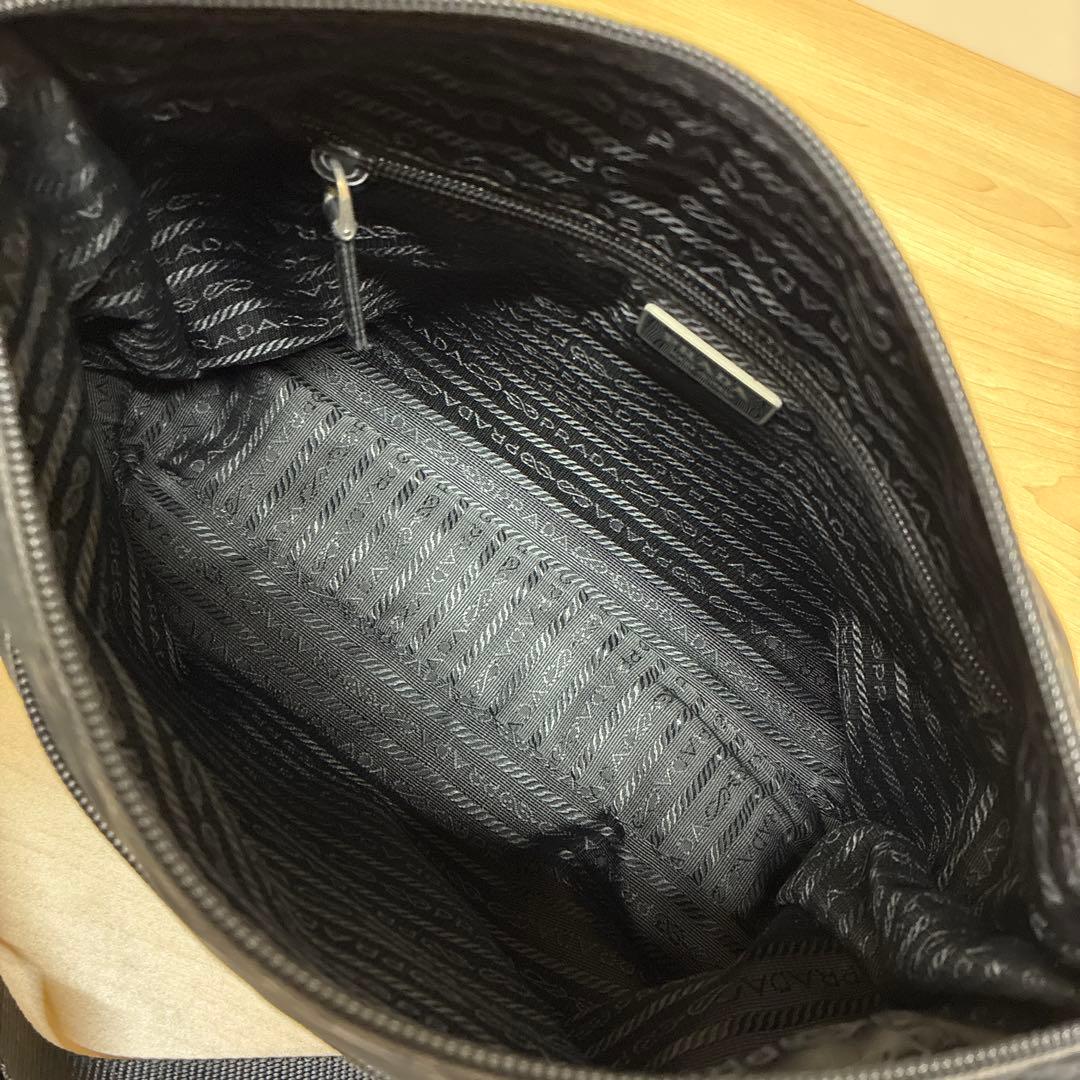 PRADA プラダ　ショルダーバッグ　ナイロン　ブラック　BT0421