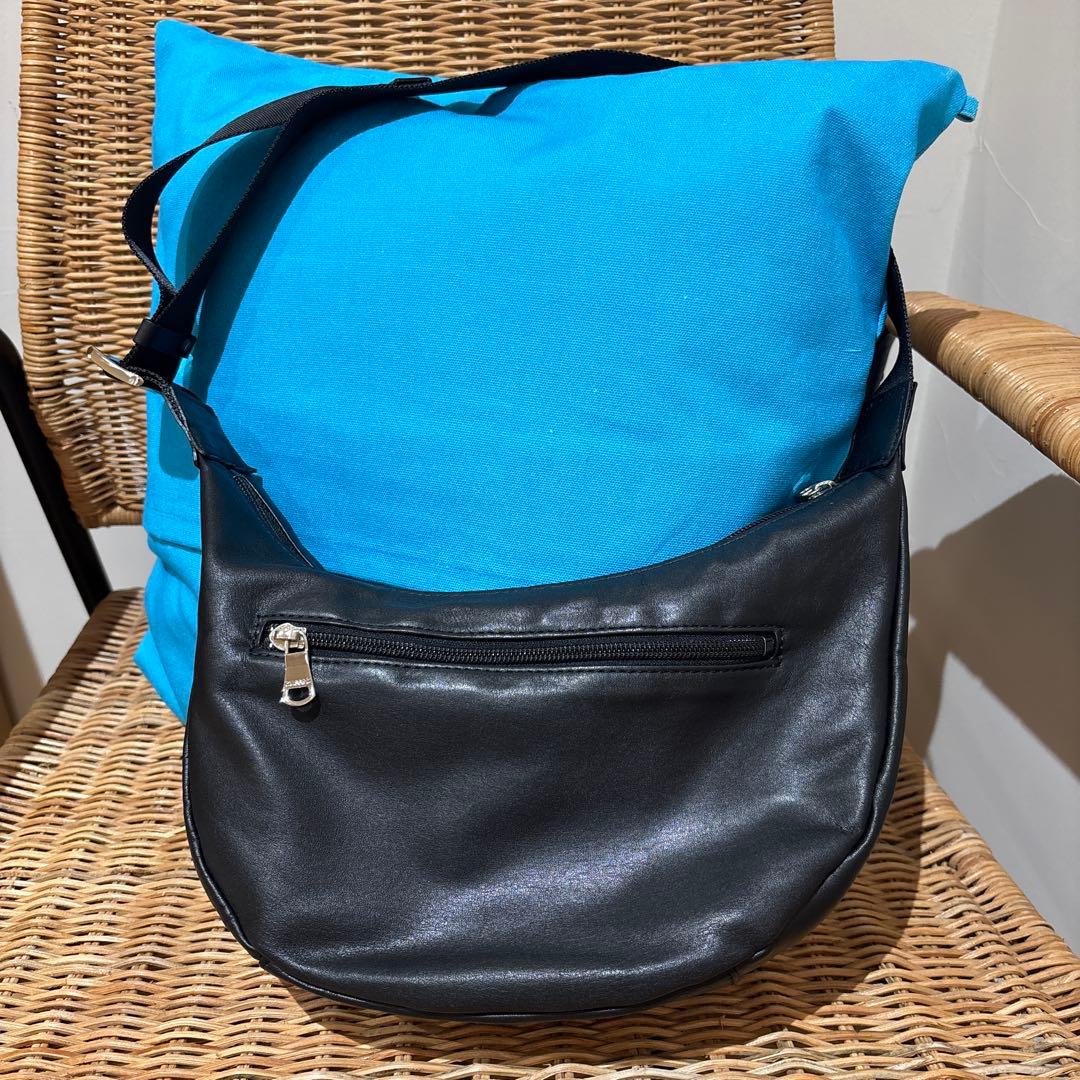 russet ラシット　ソフトレザーラウンドショルダーバッグ　シルバー