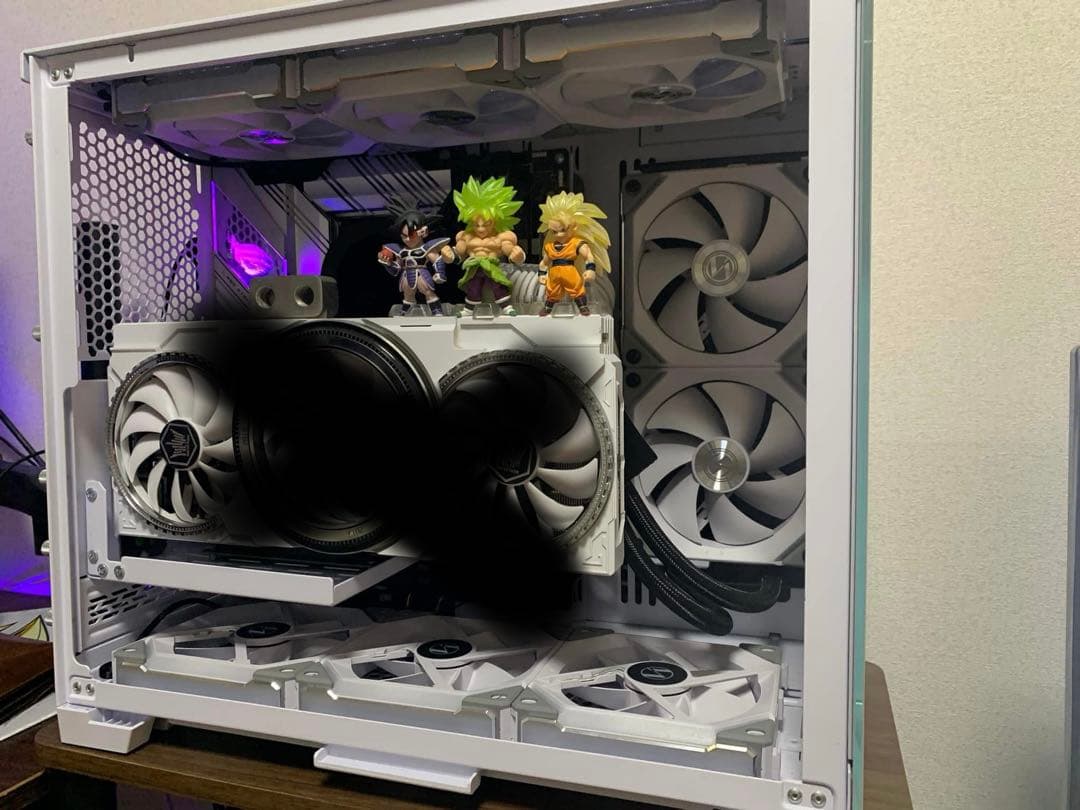 ホワイト ミドルタワー PCケース Lian li mini (VGA 無し)