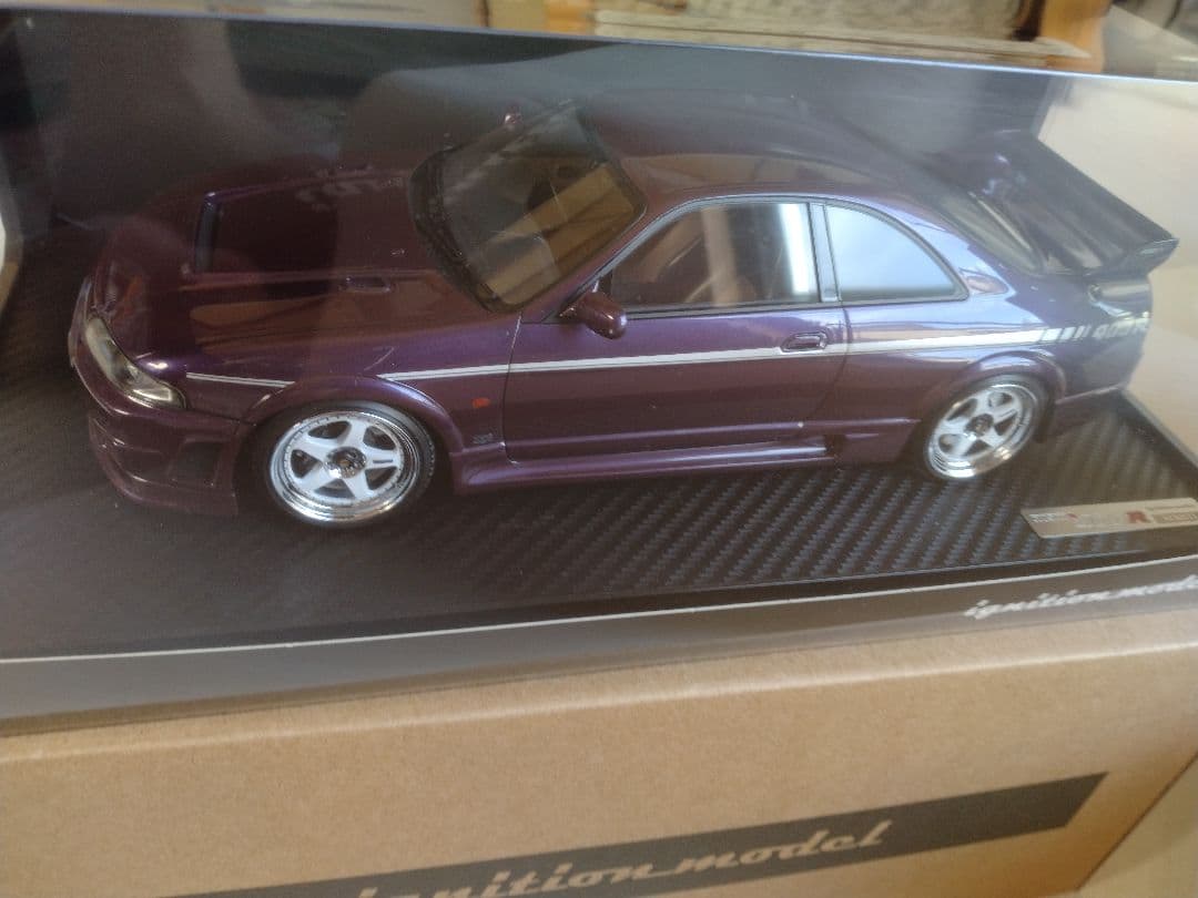 イグニッションモデル1/18スカイライン　R33　GT-R 400R