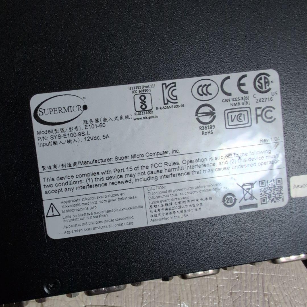 SUPERMICR E100-9S-L BOX型サーバー