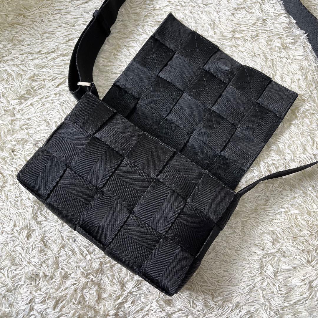 ボッテガヴェネタ　ショルダーバッグ　カセット　ナイロン　黒　ブラック　メンズ