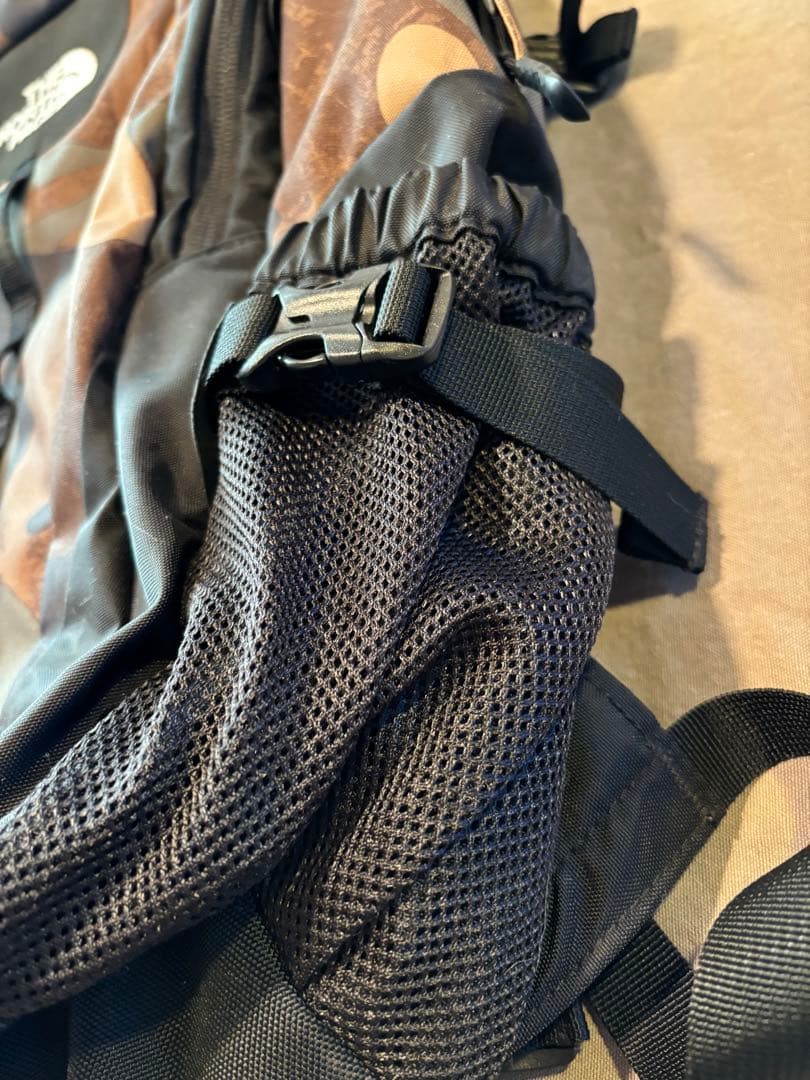 THE NORTH FACE HOT SHOT カモフラージュリュック