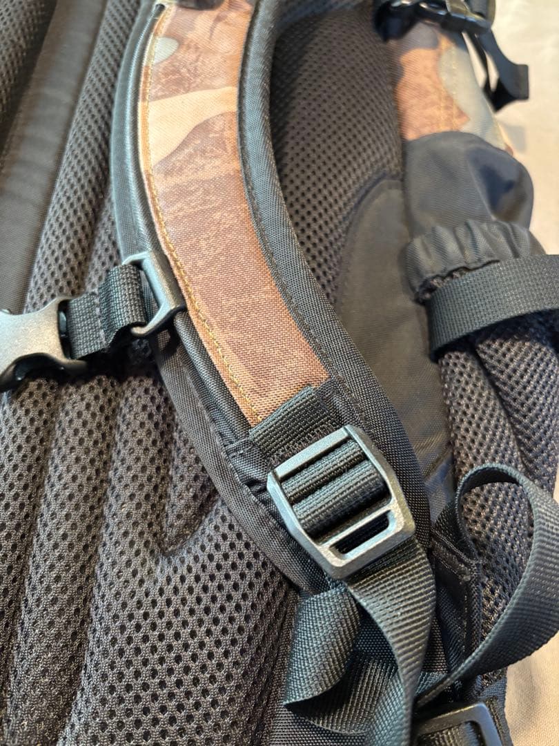 THE NORTH FACE HOT SHOT カモフラージュリュック