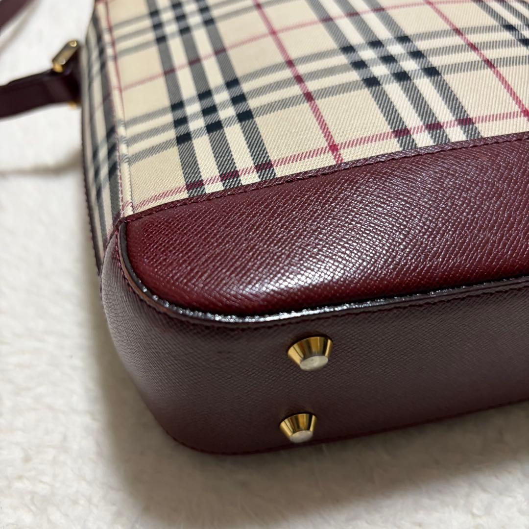 Burberry バーバリー　ショルダーバッグ　ノバチェック　レザー　レッド