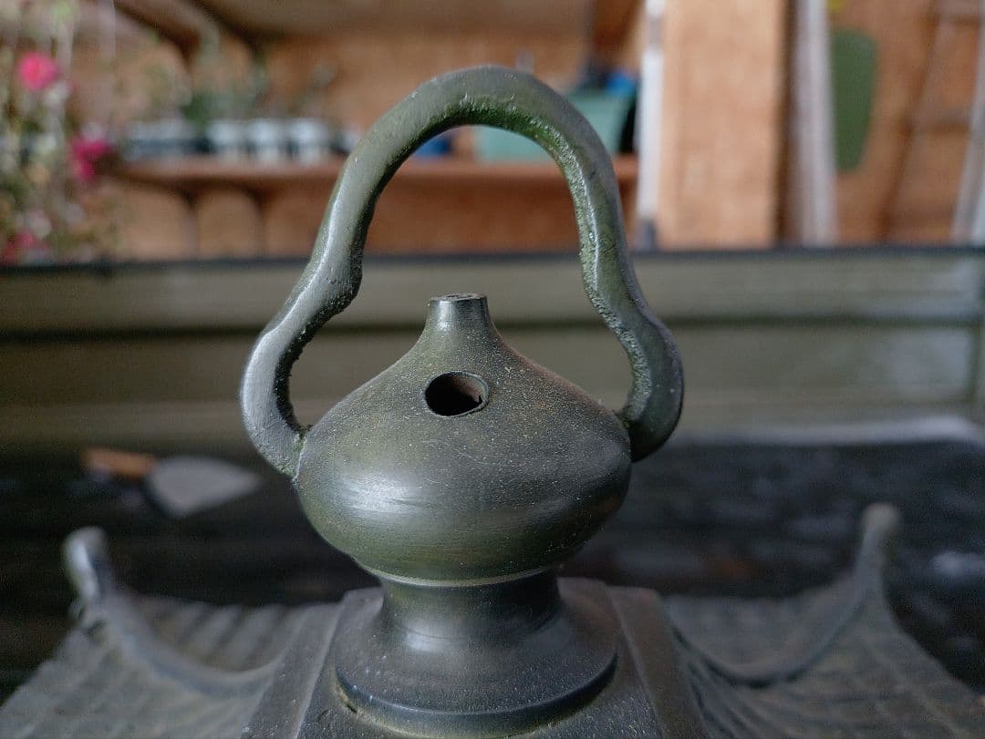 吊り灯籠　唐草紋　　アンティーク　雑貨　骨董　吊灯籠　灯り　照明　庭　インテリア