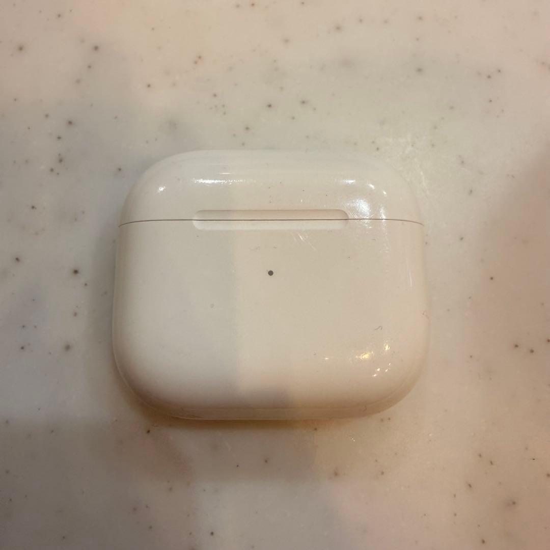 ● 美品 Apple AirPods 第3世代 MME73J/A