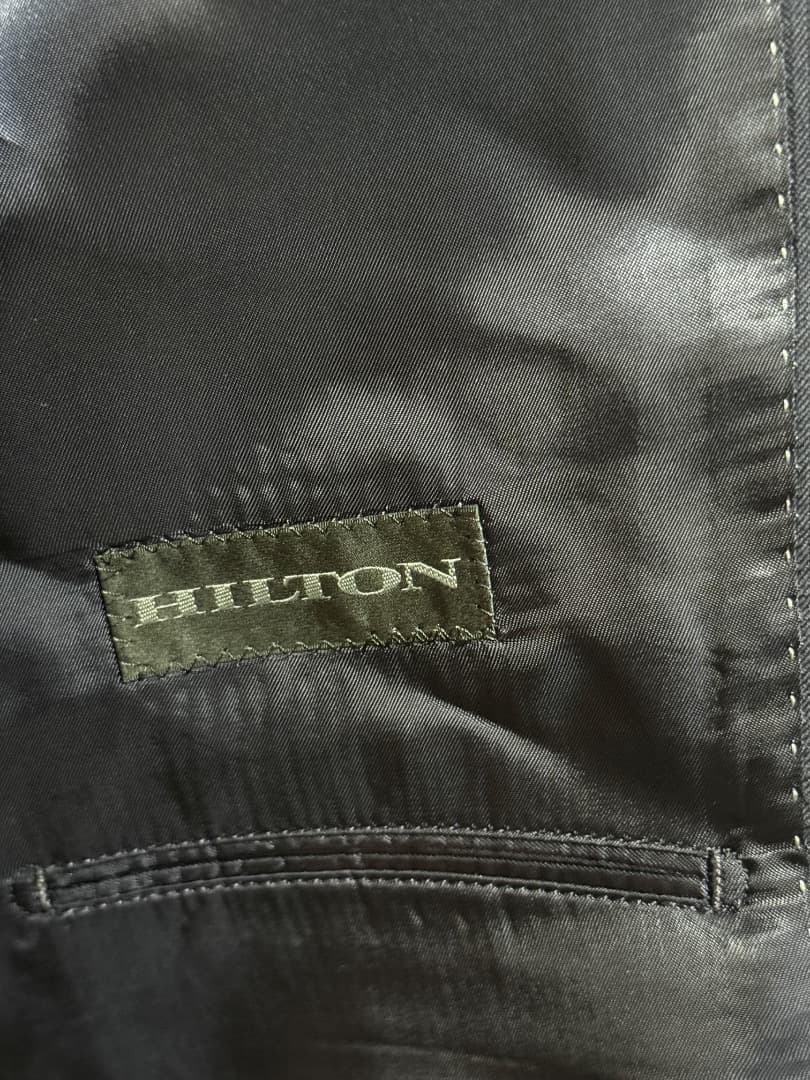 ヒルトン プレミアムスタイリッシュスーツ A25V4458 A5 新品 秋冬