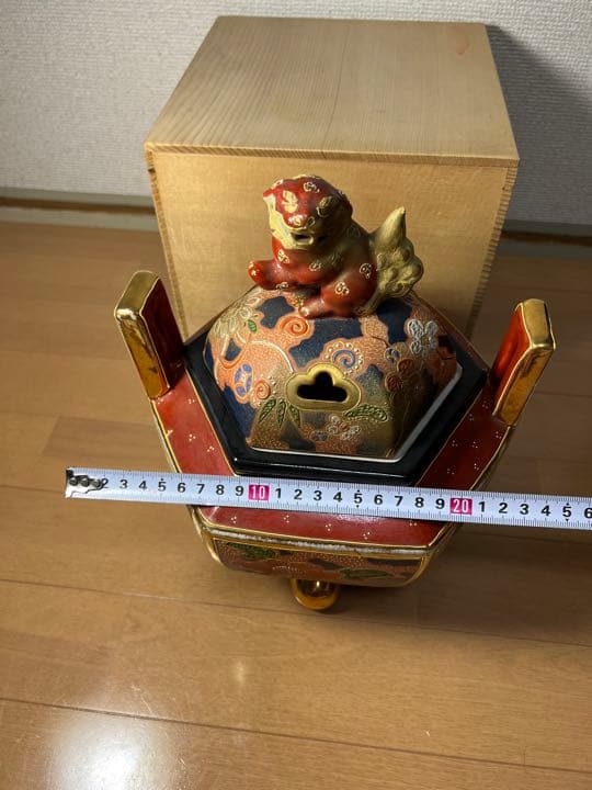 568 九谷焼　時代物　香炉　獅子　鶴　花紋　古美術品　金彩
