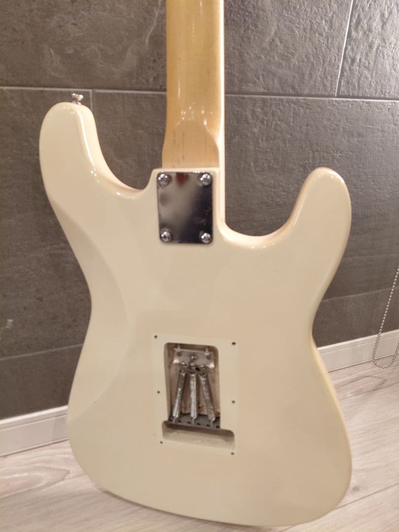 Mavis メイビス　エレキギター　ストラトキャスター　レフティ