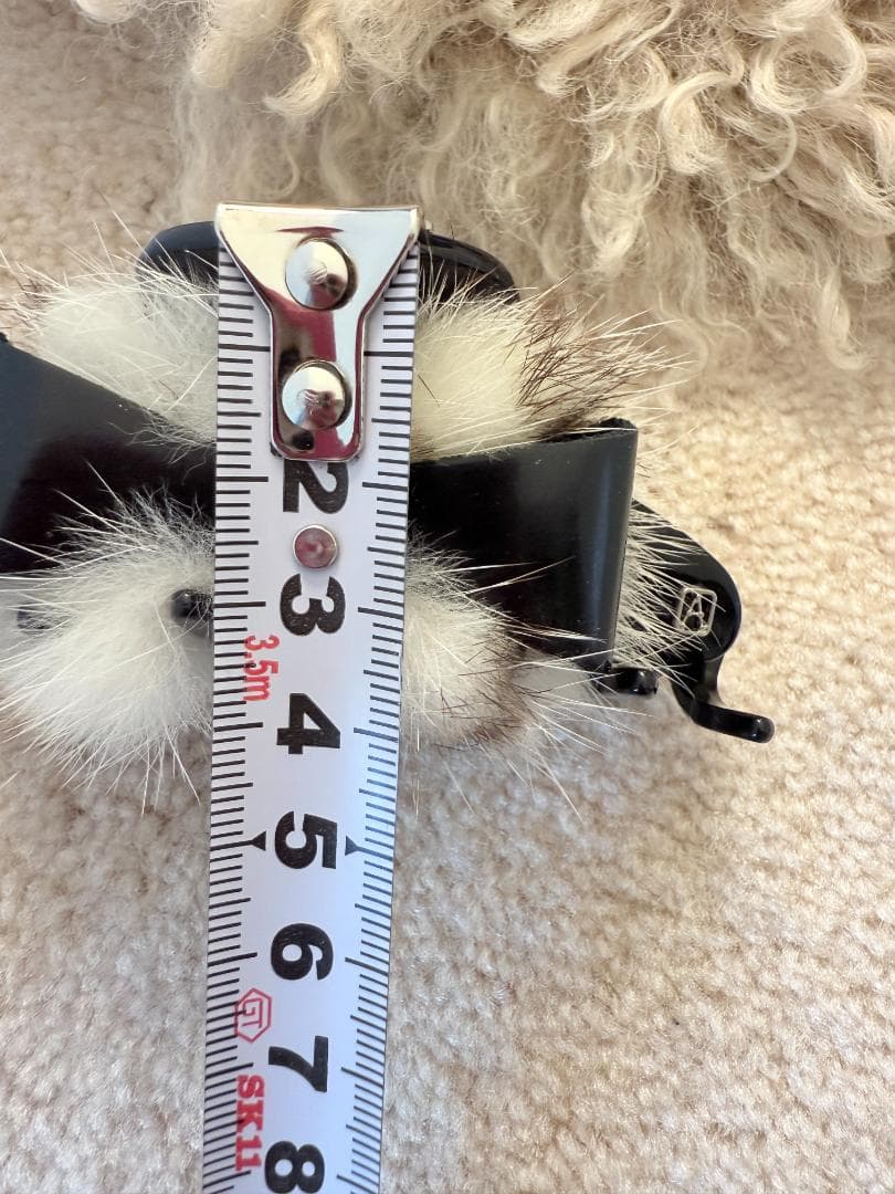 アレクサンドル ドゥ パリ　白黒ファー付き　リボンクリップ　スワロフスキー