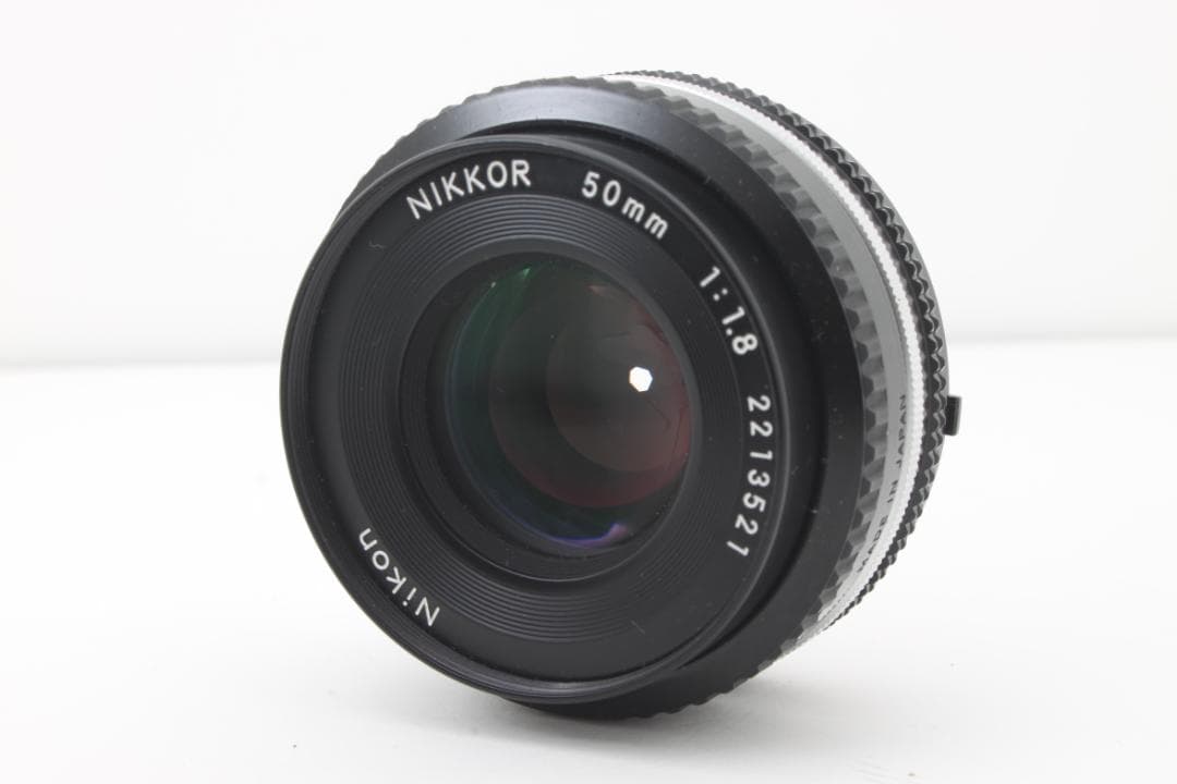 Nikon EM 　Nikkor 50mm f/1.8パンケーキレンズ