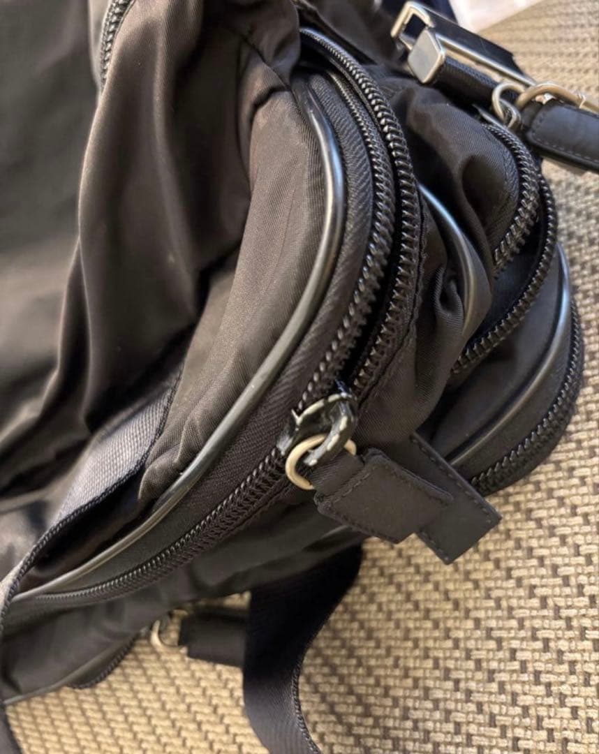 PRADA ブラック ボストンバッグ　ビジネスバッグ　プラダ