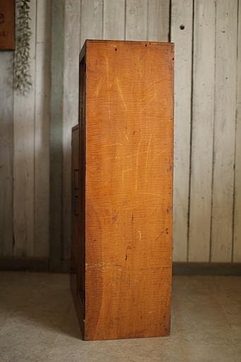 古い小ぶりな木枠ガラス戸棚　収納棚　食器棚　キャビネット　古家具