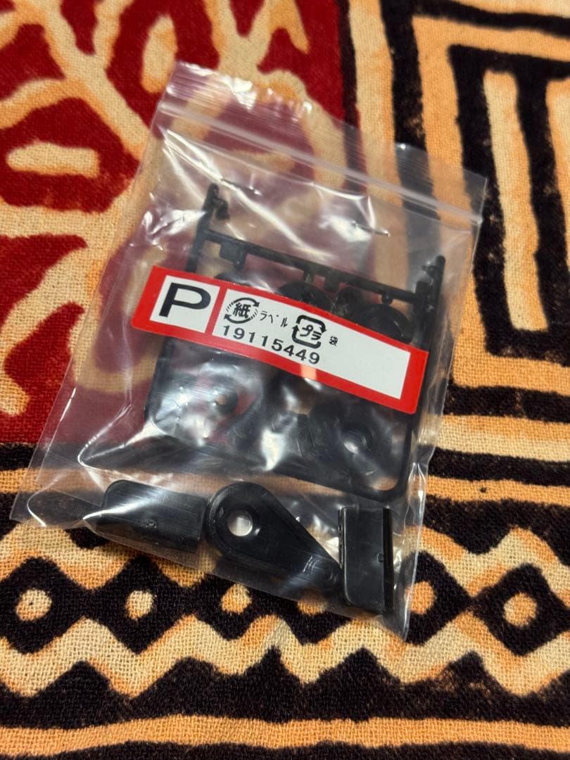 新品未使用！タミヤ組立済TT-02Bシャーシ モーター・樹脂製リヤウイング他付属