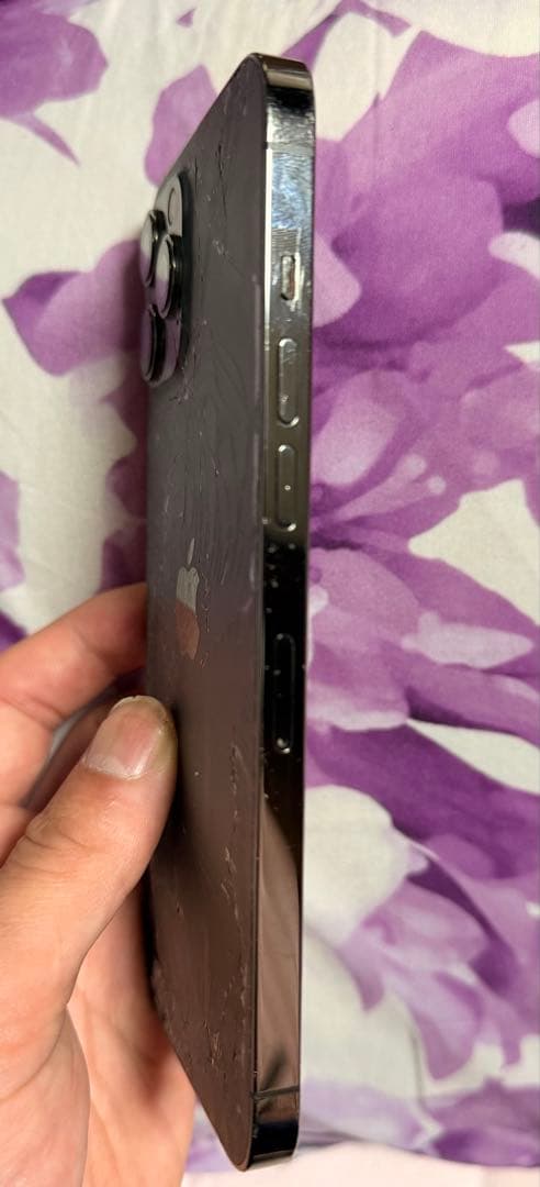 iPhone12 Pro Max 画面縦線有り　背面ひび割れ