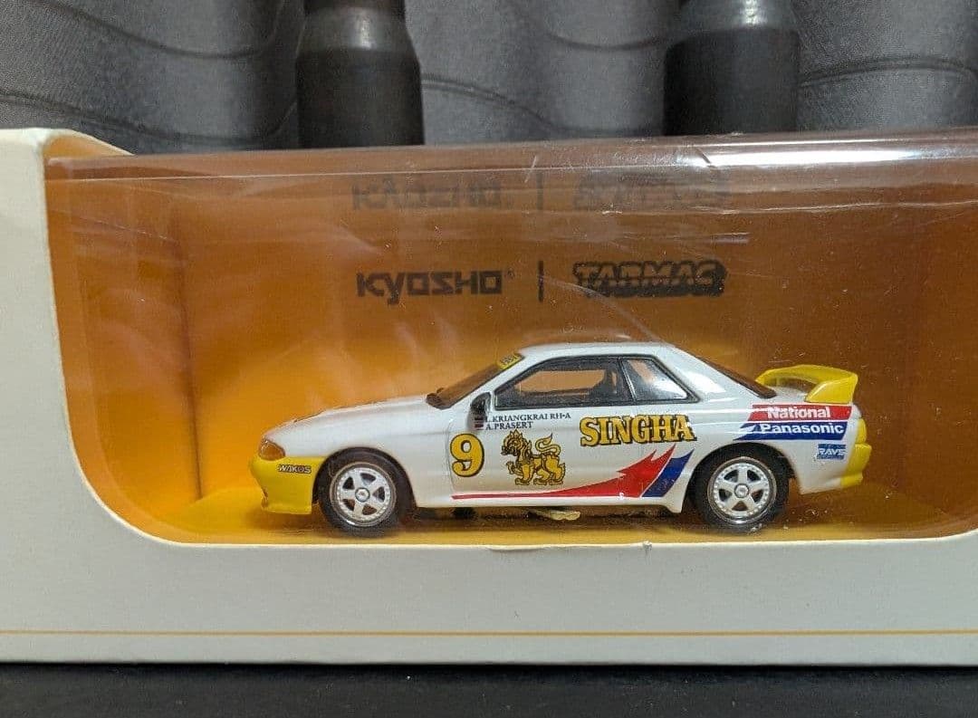 京商製1/64 日産 17台