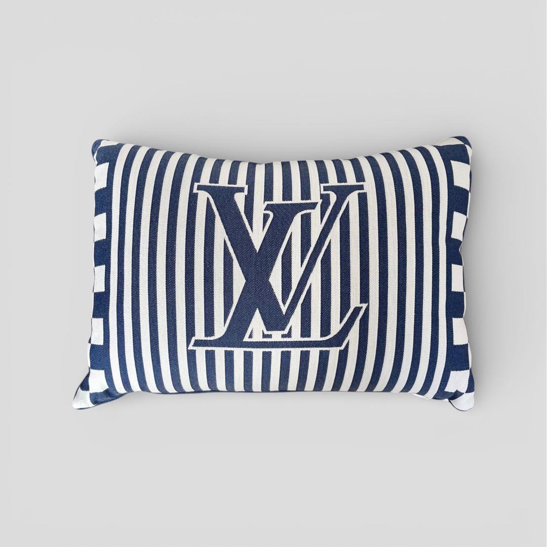 現行モデル 未使用品 ルイヴィトン クッション プラージュ LV グラフィカル