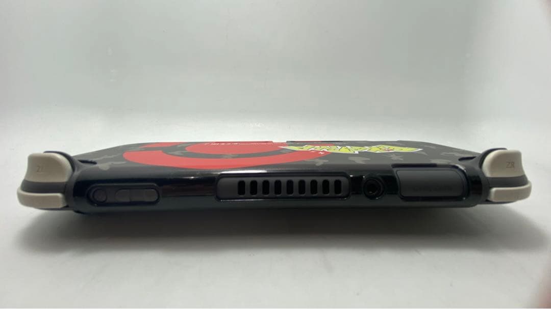 Nintendo Switch Lite Pikachuデザイン