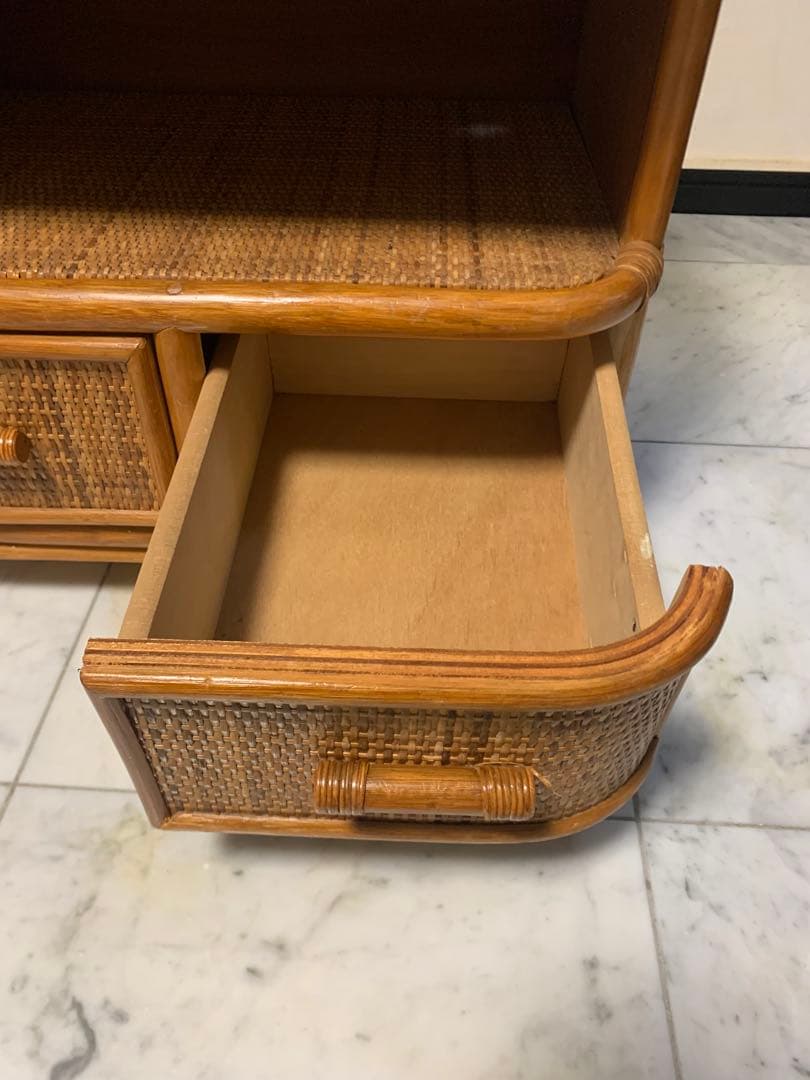 昭和レトロ★キャスター付きラタンのテレビ台　天板回転式で便利　籐　テレビ台