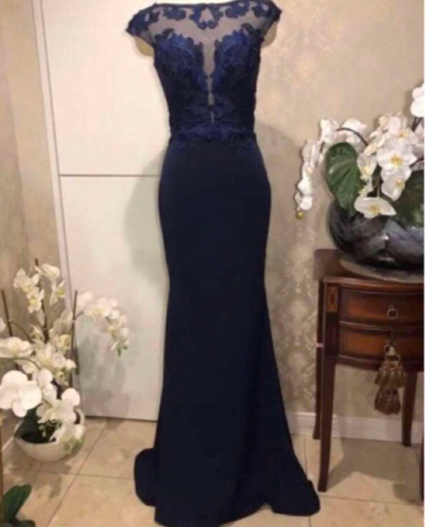 高級刺繍ドレス