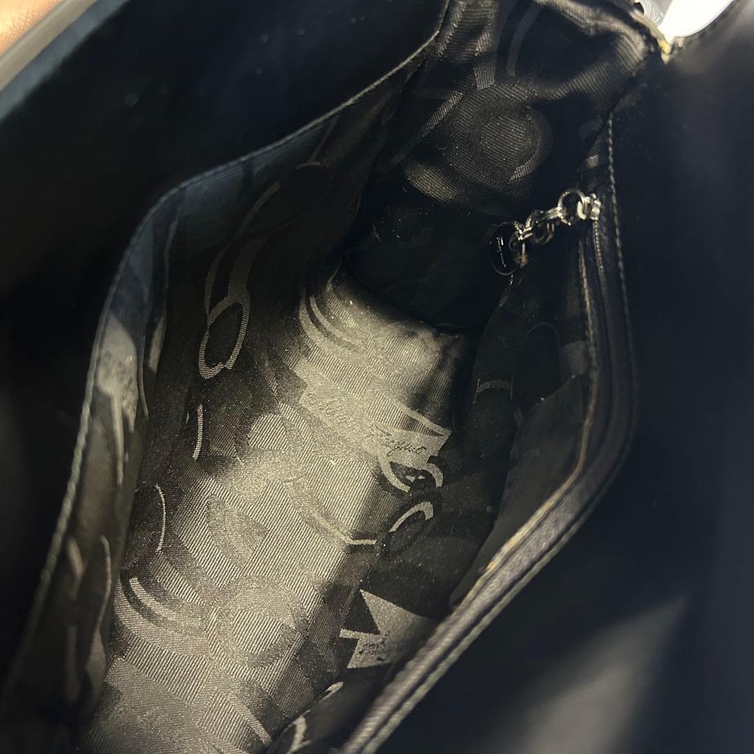 FERRAGAMO フェラガモ　ガンチーニ　ハンドバッグ　レザーバッグ　ポーチ付