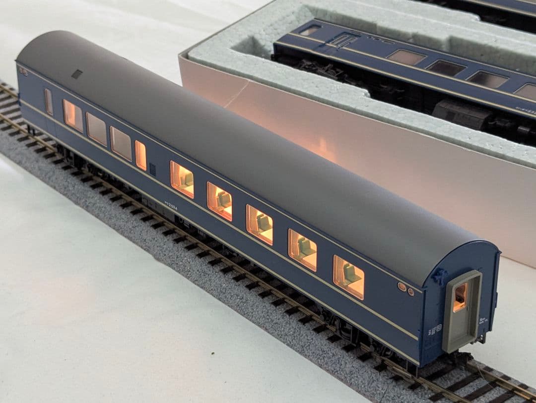 KATO　２０系特急形寝台客車 【3-504】 ４両基本セット　室内灯点灯