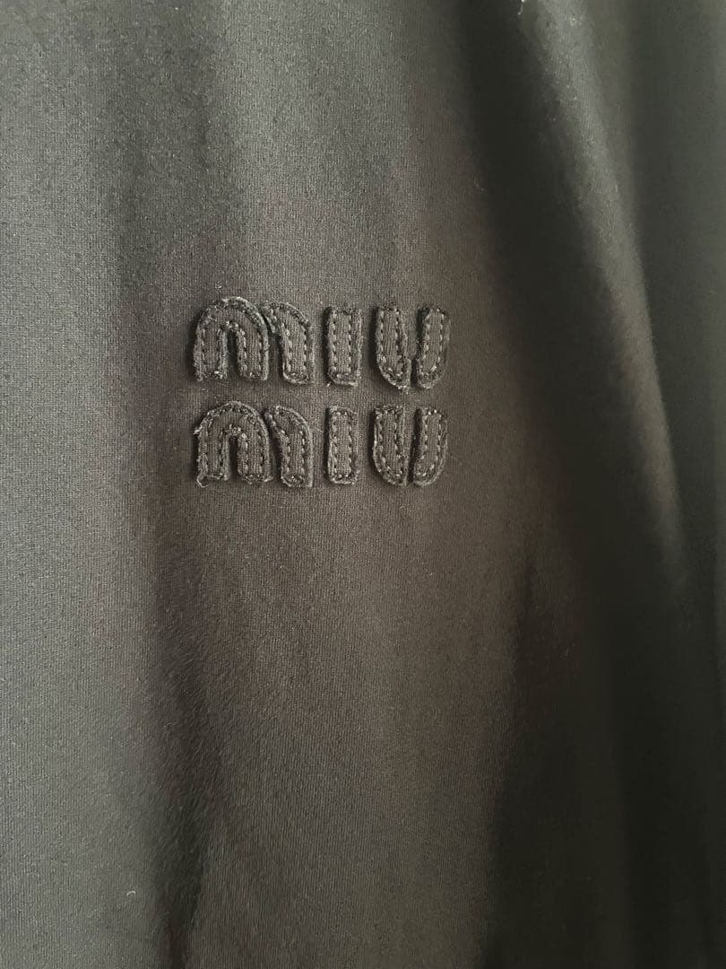miumiu 2023/24 ロゴ刺繍パッチ ロングスリーブTシャツ