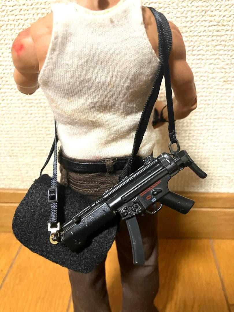 本日終了　ダイハード　1/6カスタム　フィギュア　ホットトイズ　ブルースウィルス