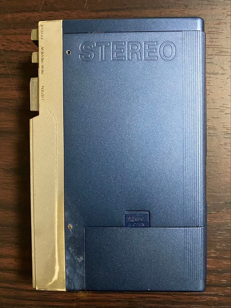 SONY初代ウォークマン TPS-L2 カバー付き