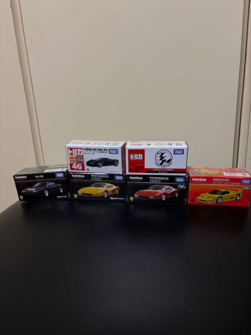 期間限定値引き【新品未使用】トミカ　歴代フェラーリ　34台+フェラーリセット8台